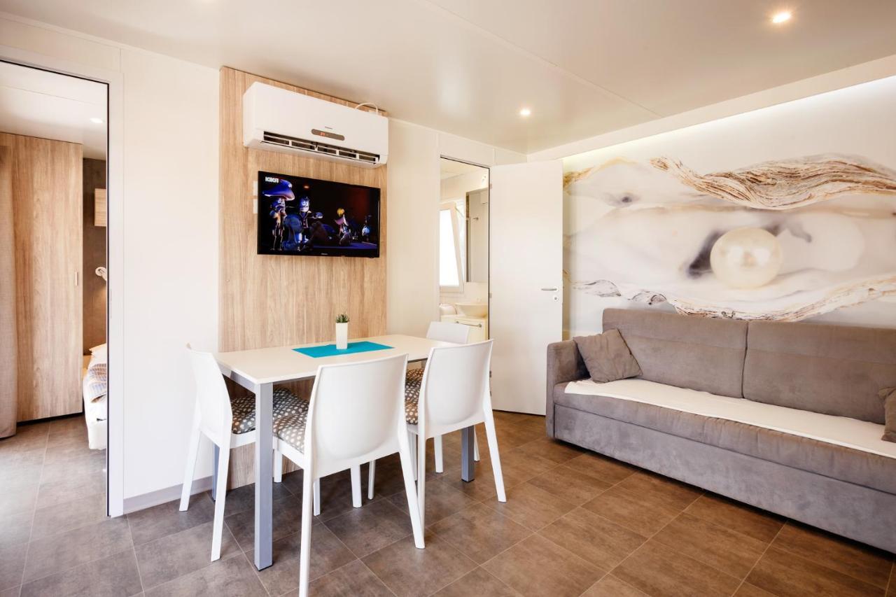 Mobile Homes - Fkk Nudist Solaris Tar-Vabriga